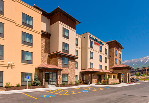 In July of 2009, with construction financing from US Bank and with Wadman as general contractor, Pennbridge started development of the 100-room TownePlace Suites by Marriott. The TownePlace Suites is located directly off the I-15 freeway, is conveniently in Utah Valley University’s backyard, and near large companies such as: Vivint,… Continue Reading..